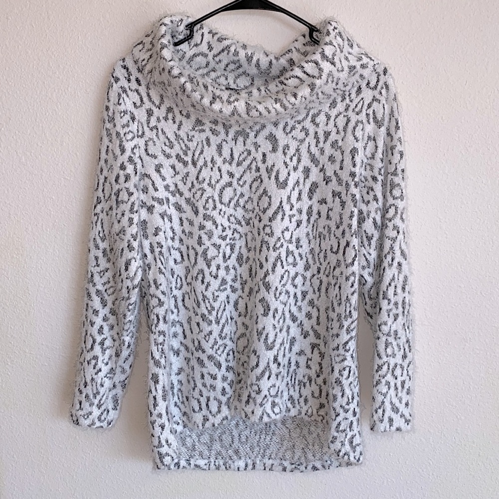 NWOT Chances R White Leopard Print Fuzzy Cowl Neck